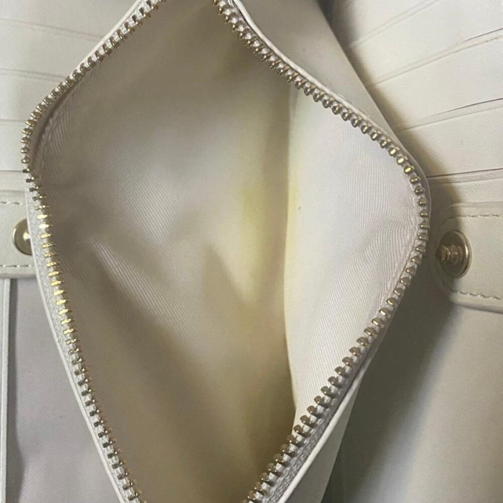 Coach Cream Wallet - Picture 6 of 6